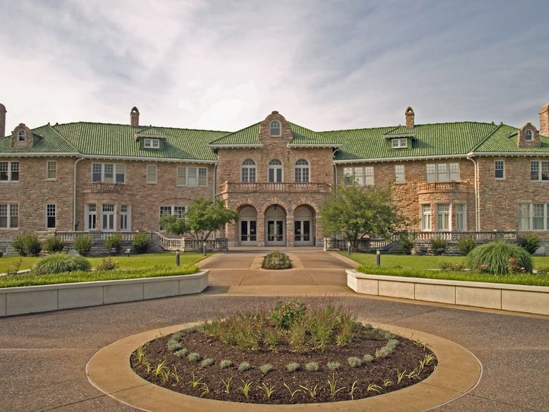 Pink Palace Mansion &mdash; Memphis