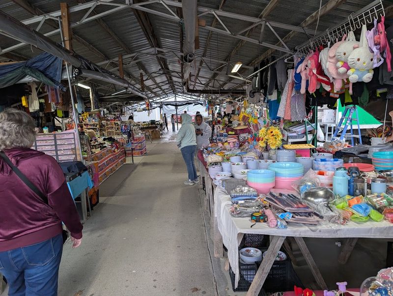 Parkland Flea Market &mdash; Lebanon