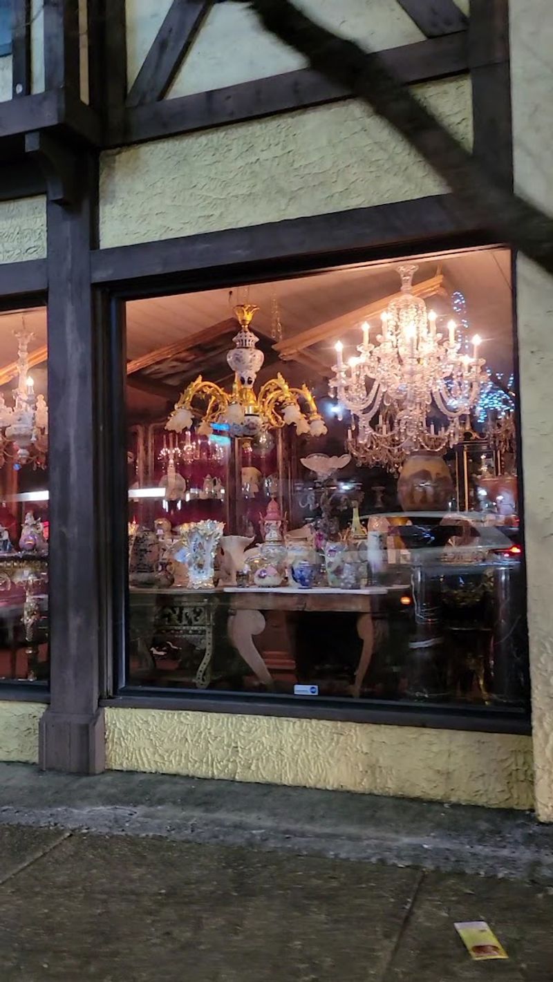 Why Morton's Antiques Is a Treasure Hunt for Budget Shoppers