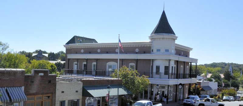 Clifton Has the Kind of Small-Town Atmosphere People Crave