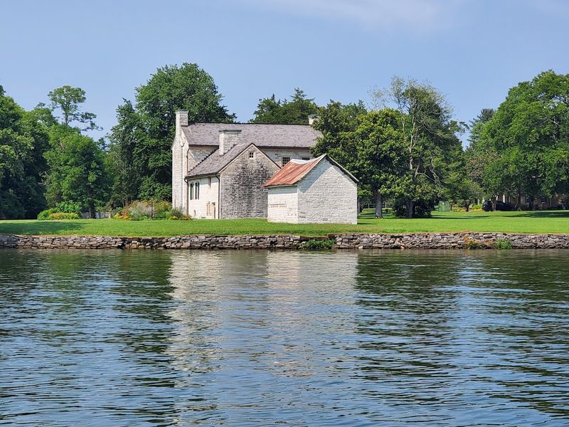 Rock Castle &mdash; Hendersonville