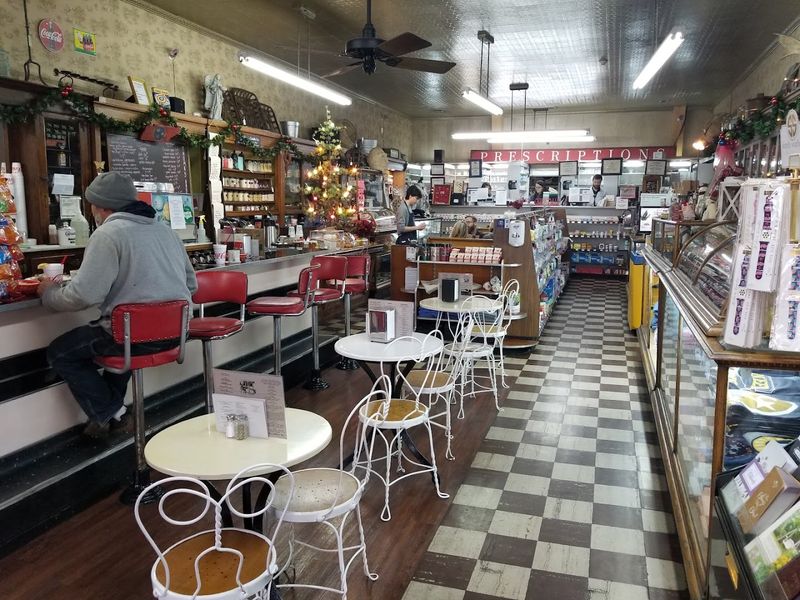 Thomas Drugs &mdash; Cross Plains