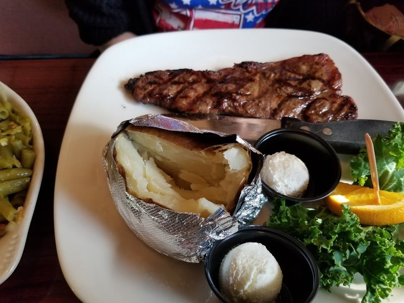 Vegas Steakhouse & Lounge &mdash; Crossville