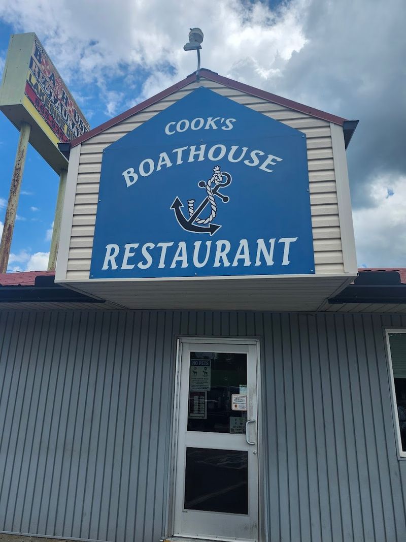 Cook's Boathouse Restaurant, Bean Station