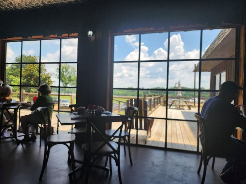 Hagy's Catfish Hotel &mdash; Shiloh