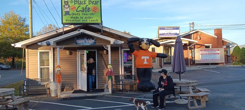 Lil Black Bear Cafe &mdash; Pigeon Forge