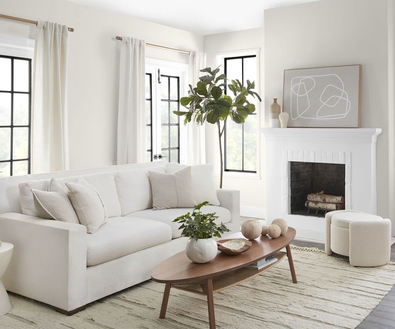 7 Modern Couch Colors Designers Recommend And 6 Outdated Ones To Avoid - Decor Hint Creamy Off-Whites