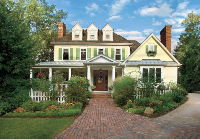 Missouri's Home Styles On The Brink: Which Classic Looks Will Become Obsolete Soon - Decor Hint Traditional Colonial Revival: The Fading Formality