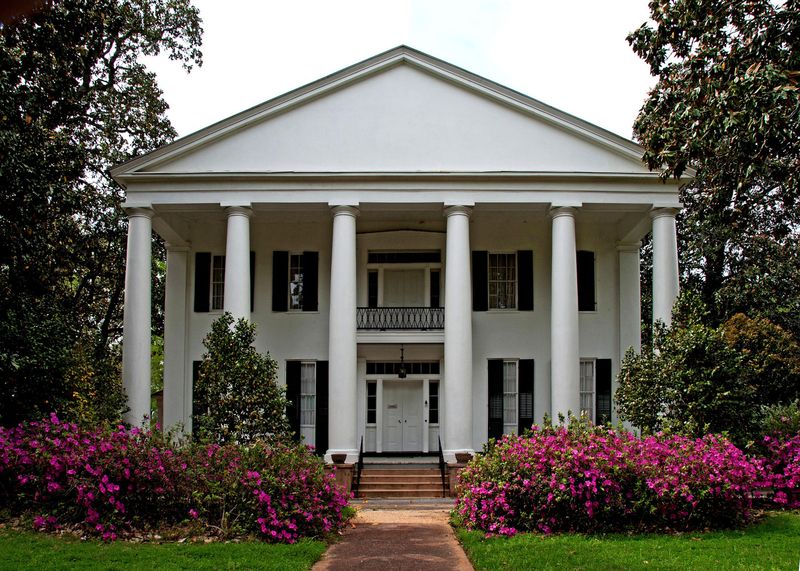 16 Antebellum Homes In The South You Shouldn't Miss - Decor Hint Magnolia Grove (Alabama)