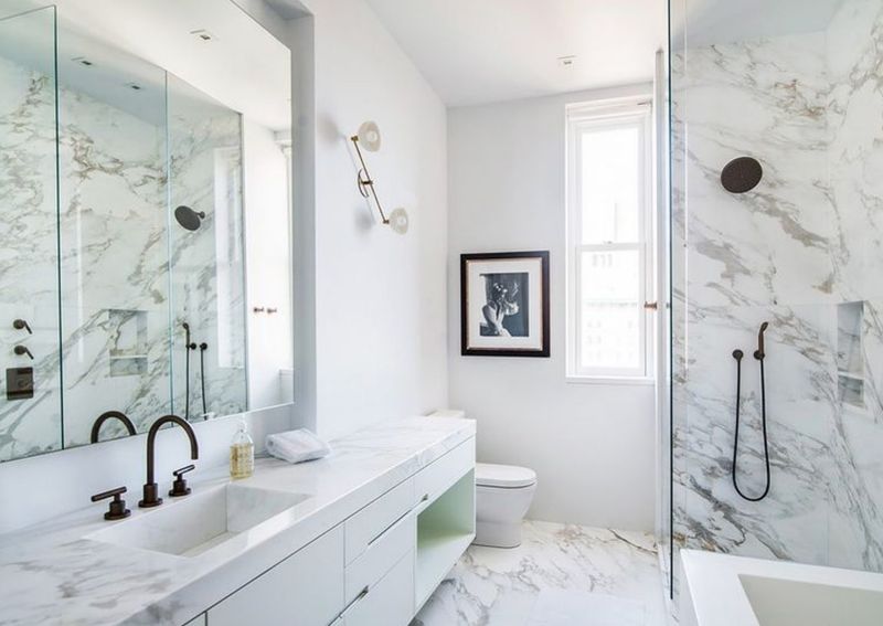 9 Bathroom Styles That Are On Their Way Out By The End Of The Decade (And 9 That Are Timeless) - Decor Hint Timeless: Marble