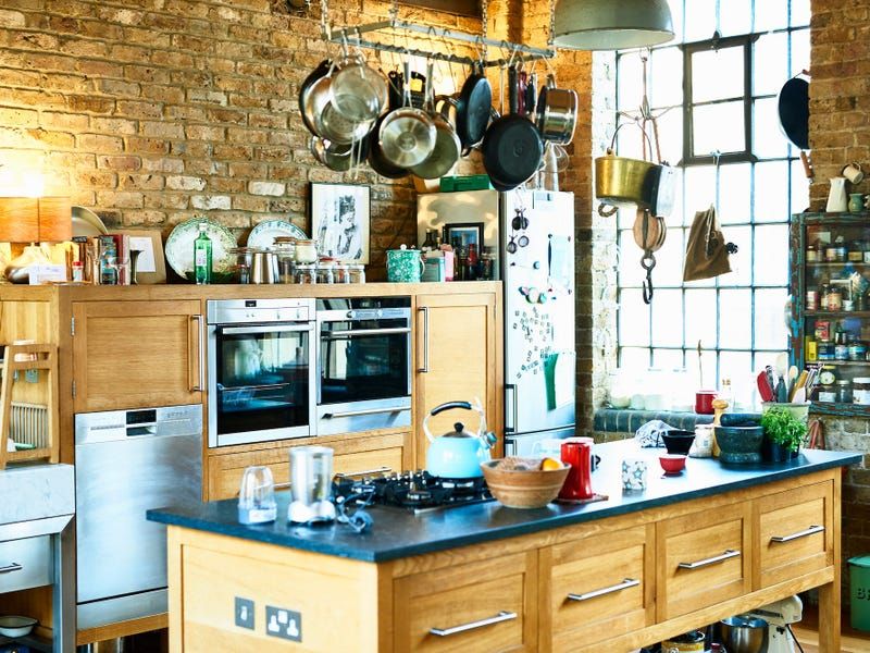 Stagers Share 13 Mistakes That Make Your Home Look Cheap (Plus What Makes It Look Bad On Top Of That) - Decor Hint Cluttered Countertops