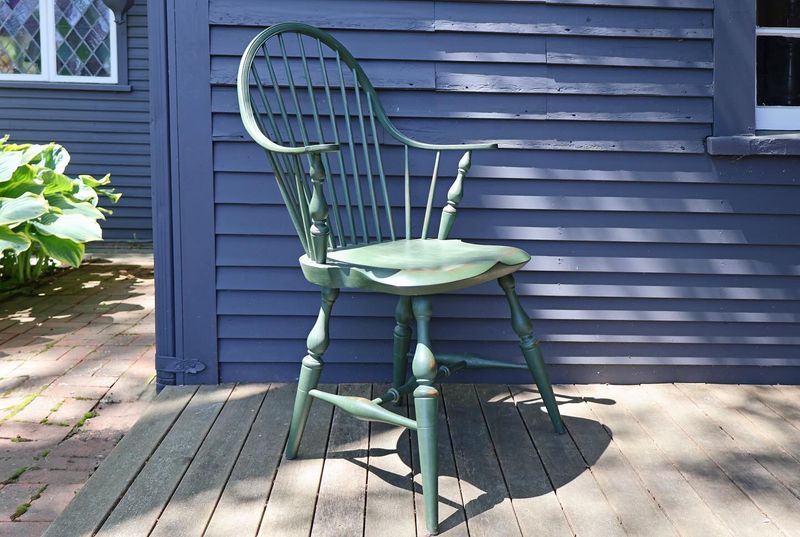 11 Antique Furniture Styles Still Found In New England Homes - Decor Hint Windsor Chair Tradition