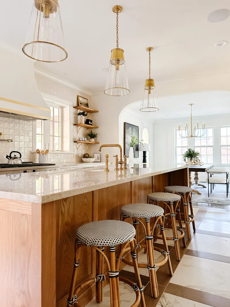 15 Kitchen Details That Should Warn Sellers About Buyer Turnoffs In St Louis - Decor Hint Mismatched Fixtures