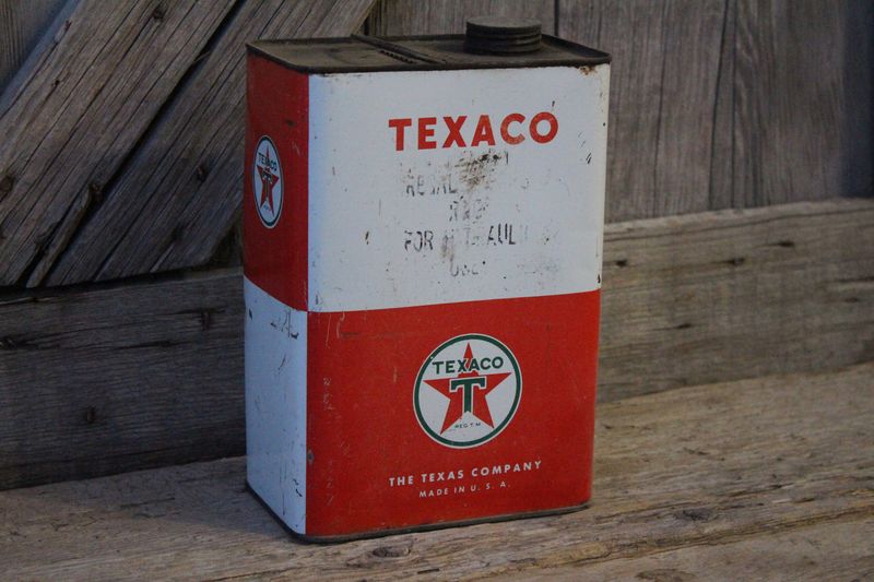 Texas Antique Market Forecast: 9 Items That'll Soar In 2025 (And 9 That Won't) - Decor Hint Vintage Texas Oil Industry Memorabilia