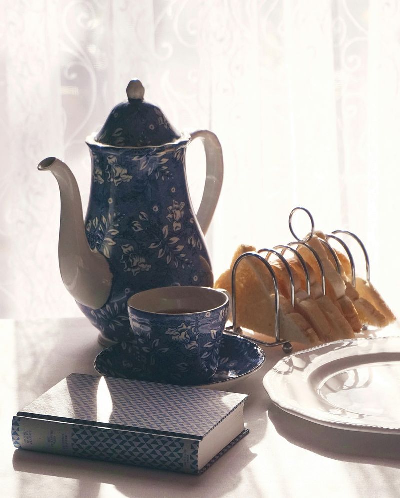 Vintage-Inspired Tea Sets