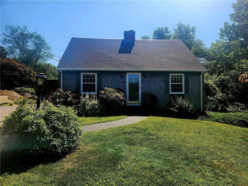 Bye-Bye, 12 Rhode Island Homes That May Be Out The Door By 2030 - Decor Hint Tiny Post-War Cape Cod Cottages Vanishing Fast
