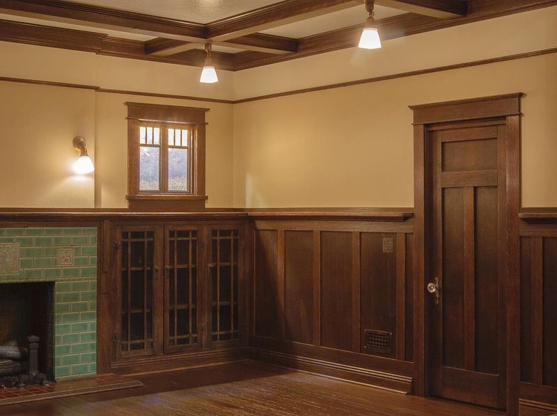 These 6 Looks Are Still Big In Pennsylvania Homes And 4 That Are Fading Fast - Decor Hint Craftsman-Inspired Woodwork Endures