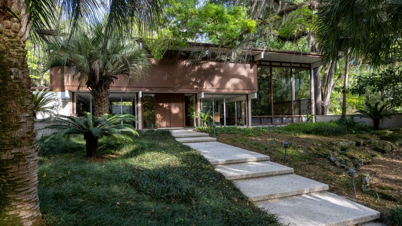 Mid-Century Modern Homes Hit Price Ceiling