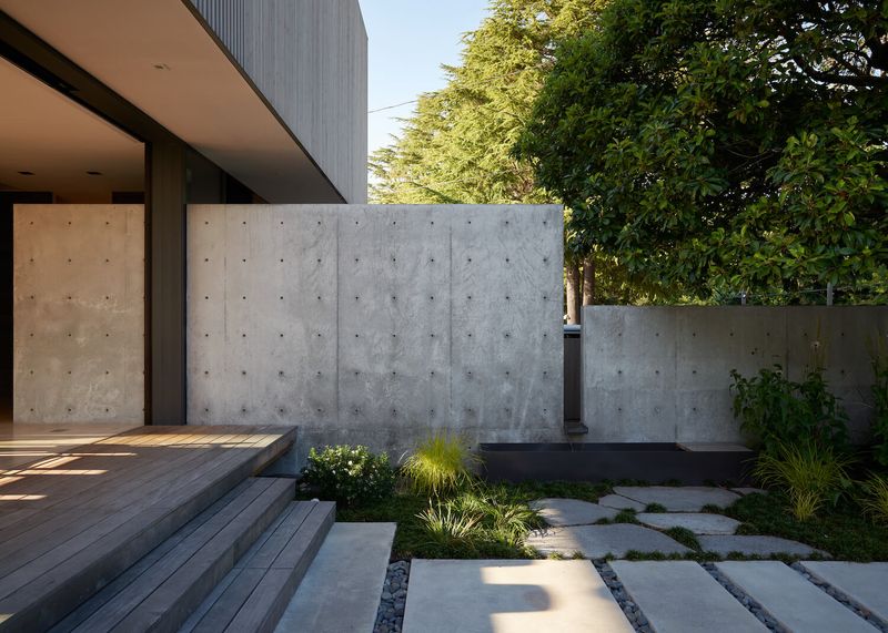 8 Minimalist Front-Facing Designs Found In Seattle Lofts - Decor Hint Simple concrete facades