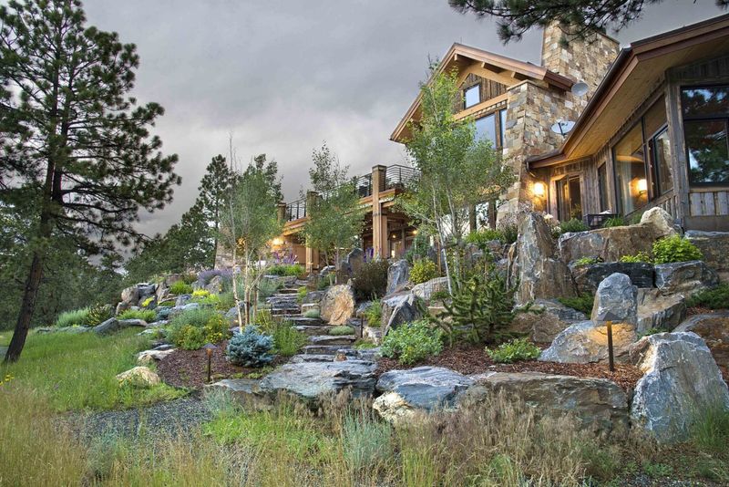 Want To Refresh Your Yard? Steal These Outdoor Decor Ideas From Colorado Homes - Decor Hint Mountain-Inspired Rock Gardens