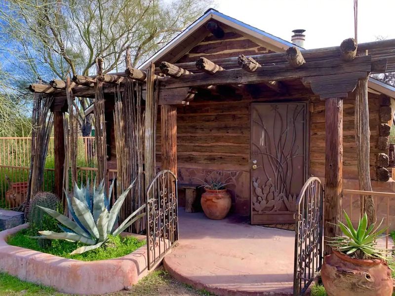 Tucson's Changing Architecture: 17 House Designs Likely To Fade By 2030 - Decor Hint Rustic Log-Cabin Style Facades