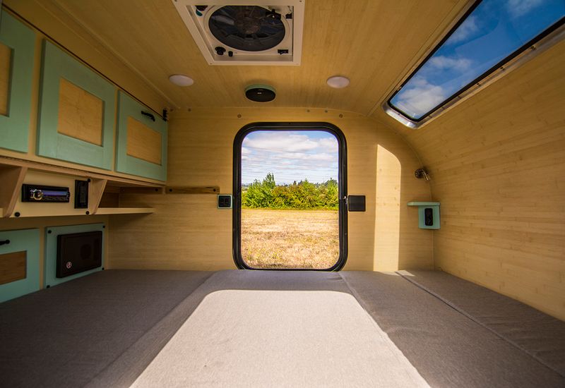 Aero Teardrops Steel: Urban-Inspired Compact Haven