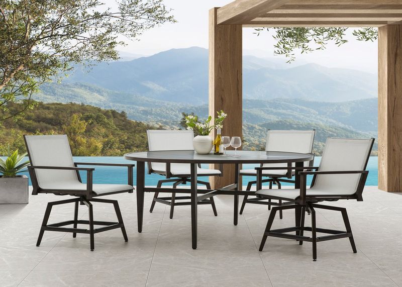 Plastic Patio Furniture (may never make a comeback)