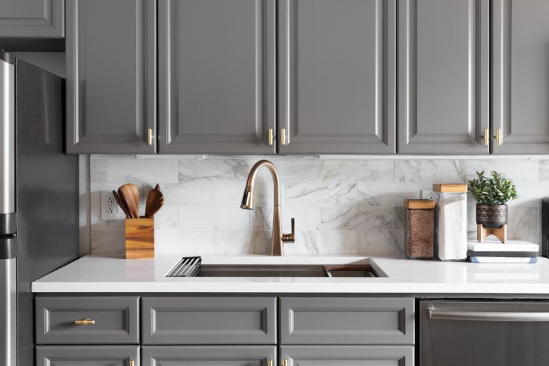 16 Kitchen Shades Chicago Kitchens Are Ditching In 2025 (Plus 4 That Were Never Cool) - Decor Hint Bronze Metallic Finish Loses Its Shine