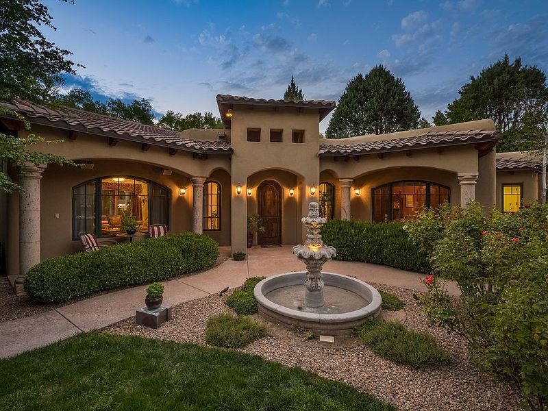 14 New Mexico Home Styles That Will Be History By 2030, Experts Reveal What's Falling Out Of Favor Fast - Decor Hint Tuscan-Inspired Homes
