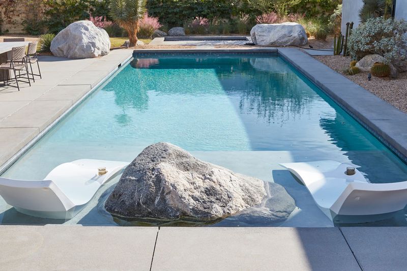 37 Stylish Poolside Designs That Make Everyday Feel Like Vacation - Decor Hint Underwater Bench Seating