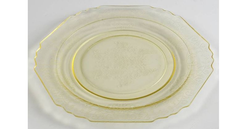 4 Depression Glass Patterns That Aren't Worth Much And 6 That Could Surprise You - Decor Hint Florentine #1 Pattern - Common Find