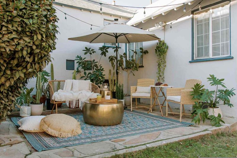 Outdoor Lounge Corners With Rattan Chairs