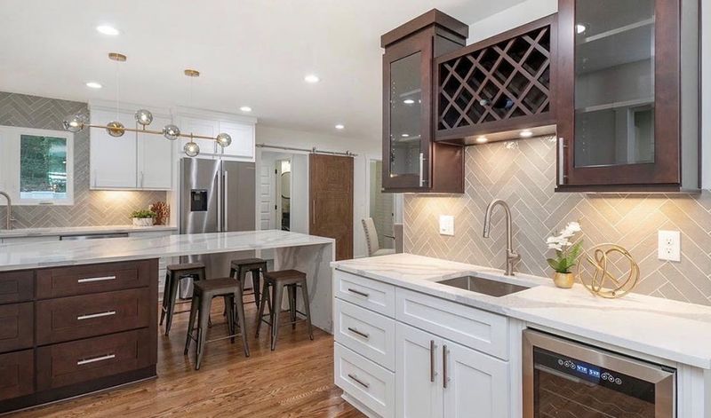 Colorado Kitchens Are Moving On From These 11 Looks (But These 13 Are Here To Stay) - Decor Hint Two-Tone Cabinets