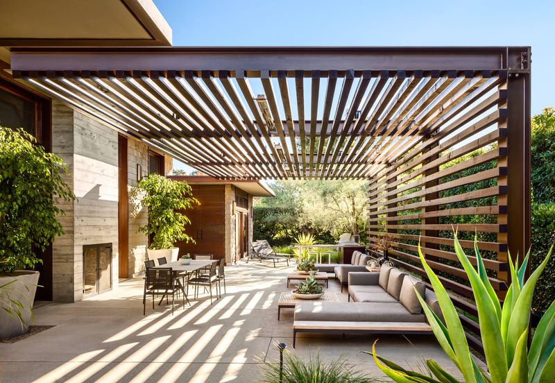 10 Desert-Friendly Exterior Design Ideas From Arizona Homes - Decor Hint Stylish Shade Structures
