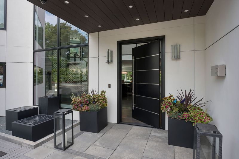 8 Minimalist Front-Facing Designs Found In Seattle Lofts - Decor Hint Flat-panel entry doors