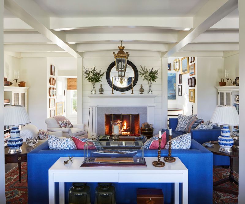 Tips For Choosing Sofa Colors That Suit California Interiors - Decor Hint Ocean Blue Statements