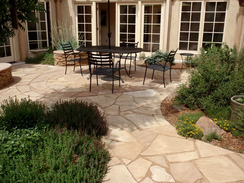 What Arizona DIYers Are Doing With Their Weekends (And Loving It) - Decor Hint Laying Pavers Or Flagstone Patios