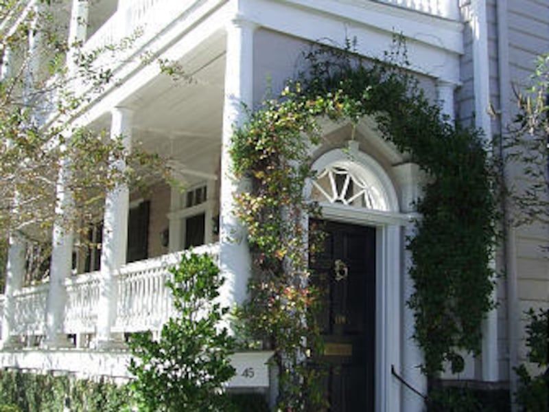 7 Timeless Facade Trends From Historic Charleston, South Carolina - Decor Hint Piazzas: The Graceful Side Porches