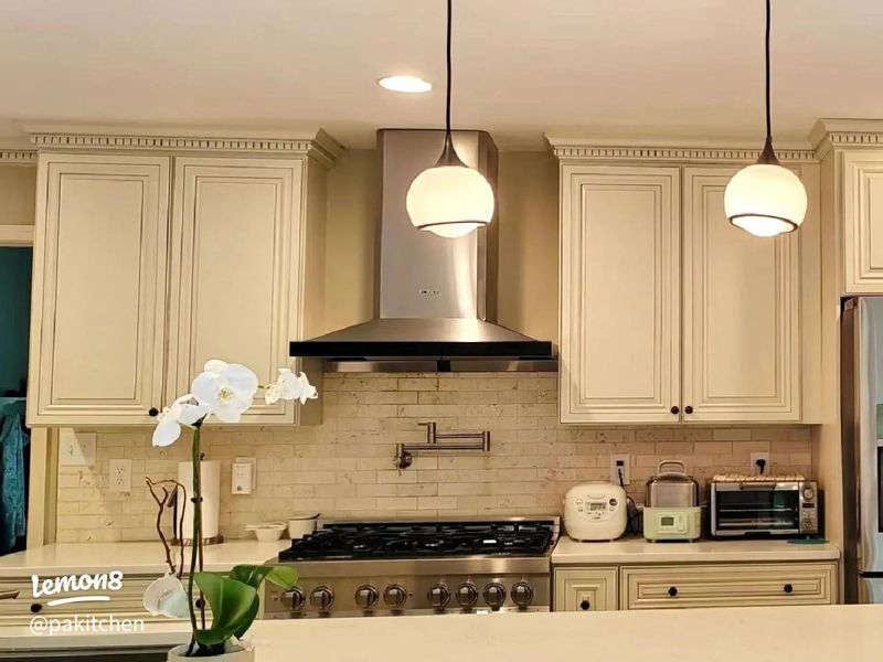 North Dakota’s Kitchens Are Getting A Makeover, See What’s Out And What’s In - Decor Hint Ornate Cabinets Gathering More Dust Than Compliments