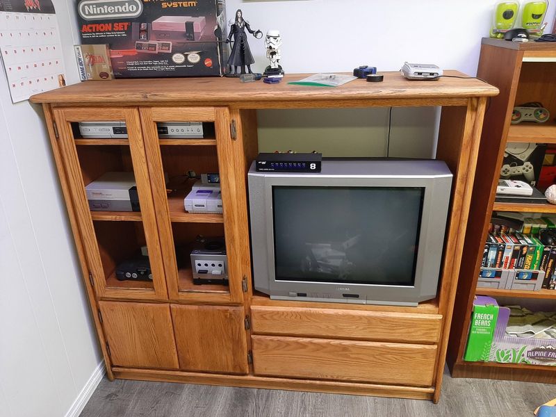 5 Thrifted Home Items To Avoid, And 10 That Are Suddenly Cool Again - Decor Hint AVOID: Bulky Entertainment Centers