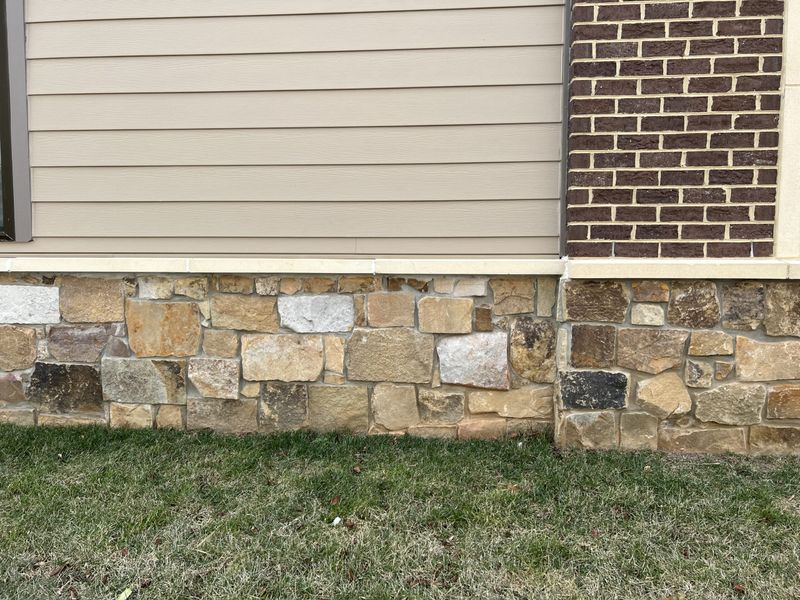 Smart And Stylish: 12 Exterior Design Ideas Seen Across Nebraska Homes - Decor Hint Stone Veneer Foundations