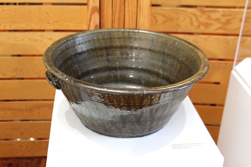 North Carolina Antique Finds That Are Quietly Gaining Value - Decor Hint Seagrove Pottery From Lesser-Known Artists
