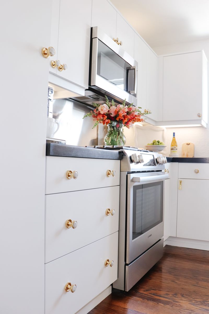Swap Out Cabinet Hardware