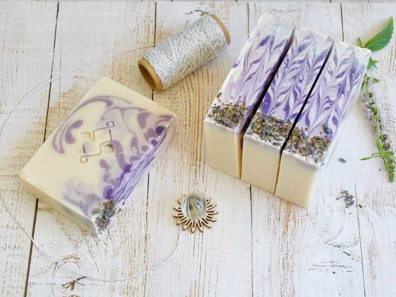 9 Habits Of Homes That Always Smell Amazing Plus 9 Simple Ways To Boost Yours - Decor Hint Place Fragrant Soap Bars In Drawers