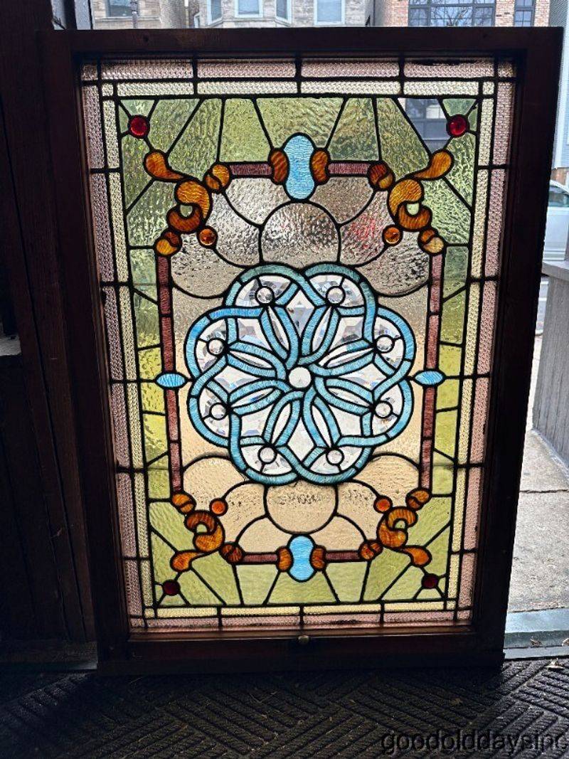 17 Priceless Pieces From The 1900s That Iowa Stylists Urge You To Search For - Decor Hint Leaded Glass Windows