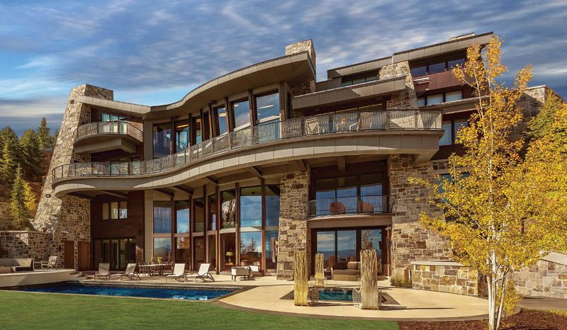 12 Popular House Designs In St Louis That May Disappear By 2030 - Decor Hint Carved Stone Veneer Accents