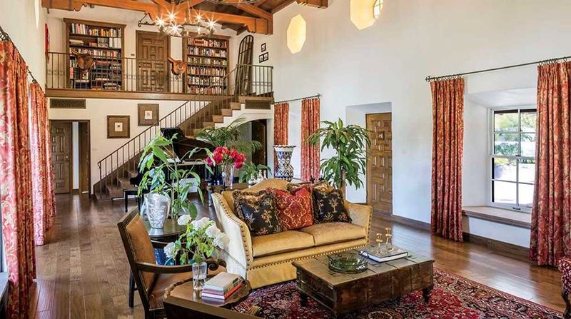 These Vintage Pieces Show How Phoenix Homes Keep Their Style Forever - Decor Hint Wrought Iron Light Fixtures