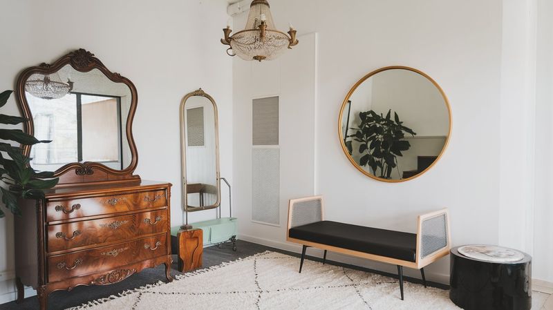 11 Neutral Room Ideas That Are Calming, Sophisticated And Full Of Decorative Interest - Decor Hint Antique and Vintage Treasures