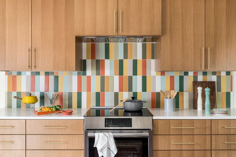 17 Retro Touches That Bring Back That Old-Fashioned Kitchen Warmth - Decor Hint Colored Tile Backsplashes