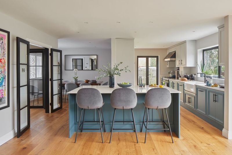 Broken-Plan Kitchen
